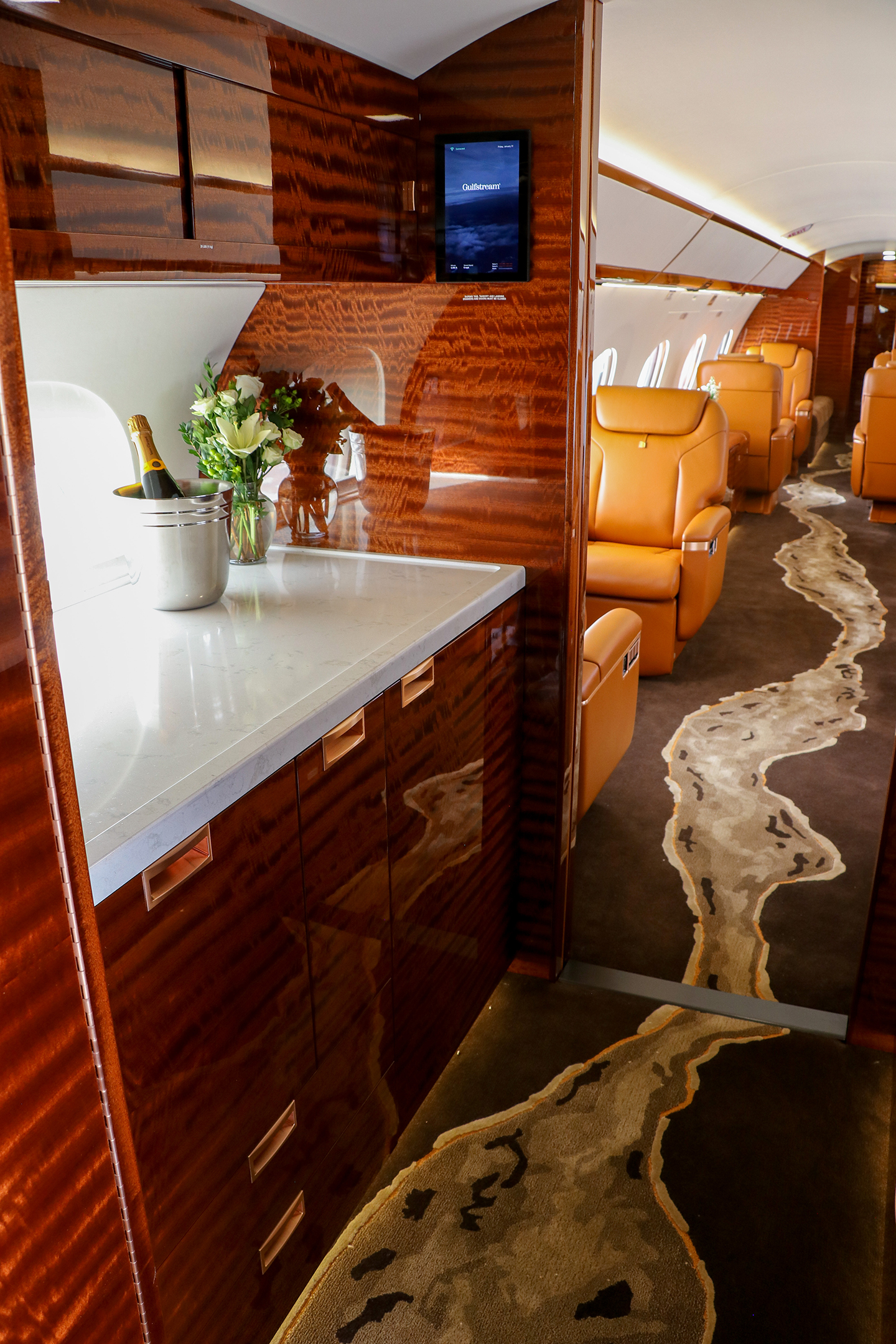 4_Duncan_Aviation_Refurbishes_Gulfstream_G650.jpg